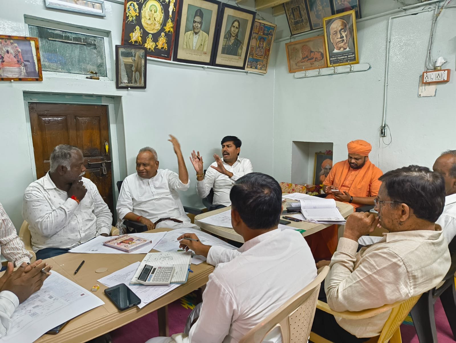 ಸೇಡಂನ ಸ್ವರ್ಣ ಜಯಂತಿ ಕಾರ್ಯಾಲಯ ಕಾನಗಡ್ಡ ಕಲ್ಯಾಣ ಮಂಟಪದಲ್ಲಿ 12 ಸೆಪ್ಟೆಂಬರ್ 2024 ರಂದು ಕೊತ್ತಲ ಸ್ವರ್ಣ ಜಯಂತಿ ಹಾಗೂ ಭಾರತೀಯ ಸಂಸ್ಕೃತಿ ಉತ್ಸವದ ನಿಮಿತ್ಯ ಅನೇಕ ವ್ಯವಸ್ಥೆಗಳ ಕುರಿತು ಸಭೆ ನಡೆಯಿತು.